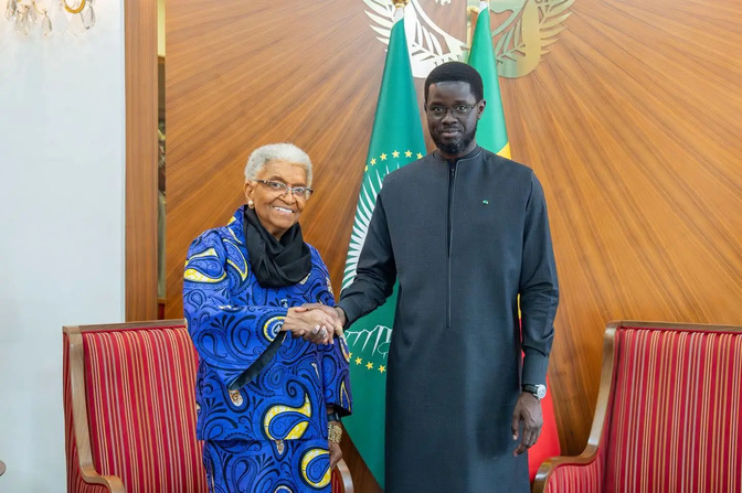 Leadership féminin en Afrique : Bassirou Diomaye Faye échange avec Ellen Johnson Sirleaf à Dakar