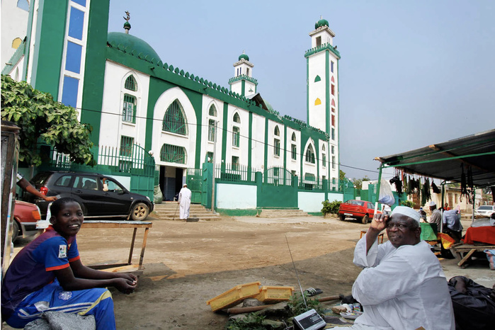 LES SÉNÉGALAIS AU CONGO-BRAZZAVILLE : UNE HISTOIRE DE COURAGE, DE TRAVAIL ET D’ENTREPRENEURIAT