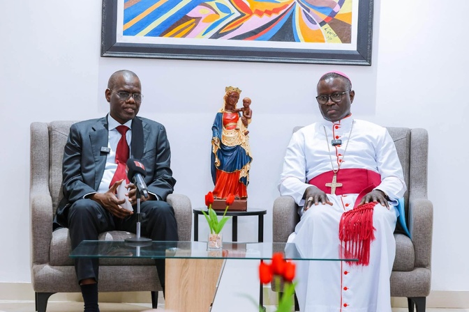 À la cathédrale de Dakar, Ahmadou Al Aminou Lô réaffirme l’engagement de l’État aux côtés de l’Église