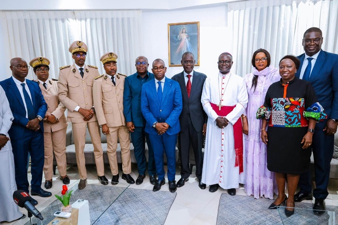 À la cathédrale de Dakar, Ahmadou Al Aminou Lô réaffirme l’engagement de l’État aux côtés de l’Église