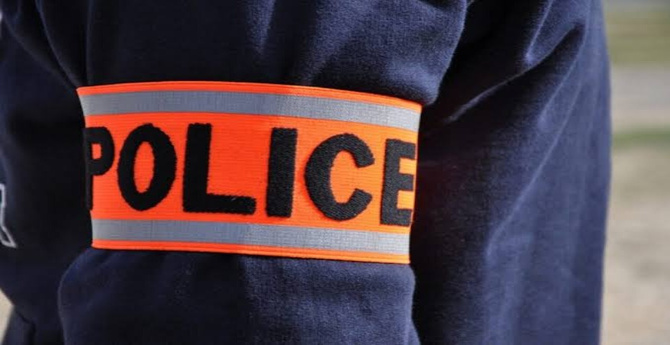 Diamaguène : un faux policier pris au piège dans un point de transfert d’argent