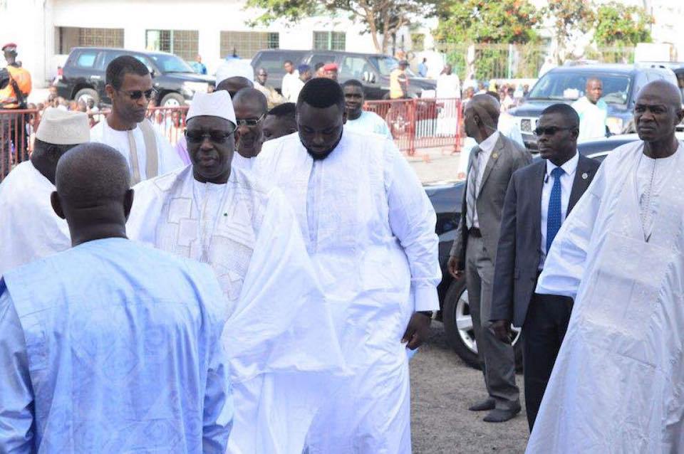 (07) Photos: Prière de Korité les deux fils du président Macky, Mansour Sall et Amadou Sall en mode »Ndanane » à la grande mosquée de Dakar