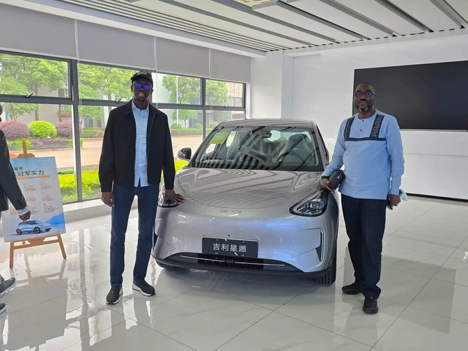 Transport urbain : le FDTT réceptionne les 100 premiers taxis électriques à Dakar