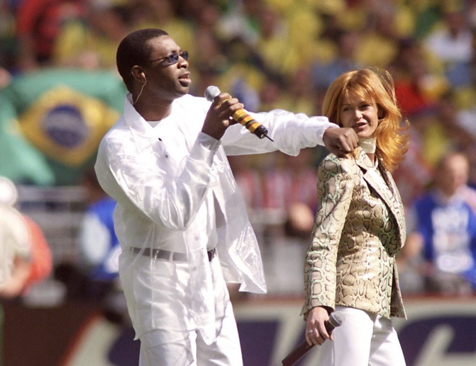 Youssou Ndour et le football, une relation qui dure depuis des décennies