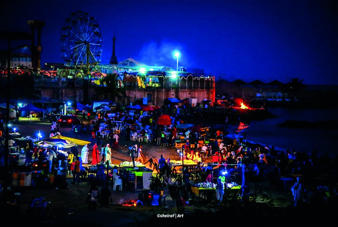 Soumbédioune : les troubadours « bongoman », une présence devenue incontournable sur la plage