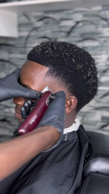 « Taper », le style capillaire qui conquiert la jeunesse dakaroise