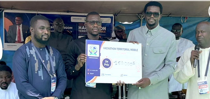 Bambey : un hackathon territorial a permis de former 60 jeunes à Ngogom