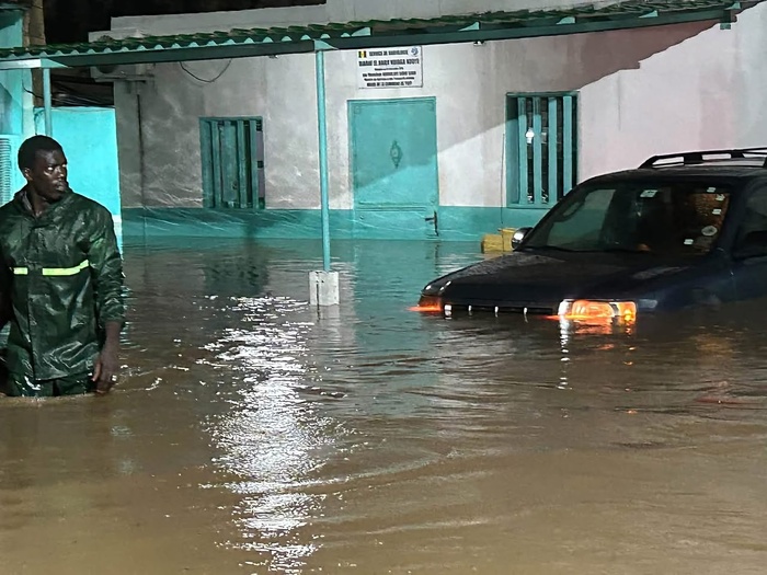 Fortes pluies à Dakar : le centre de santé Philippe-Maguilène Senghor inondé en images