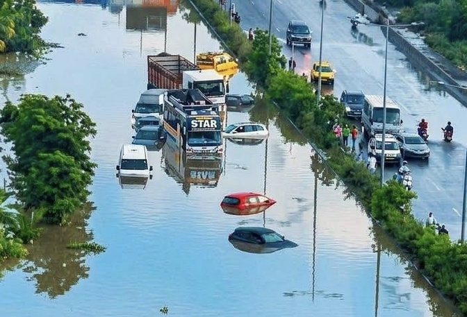 Dakar : les fortes pluies de dimanche perturbent la circulation ce lundi matin