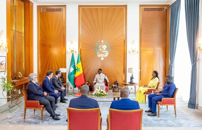 Bassirou Diomaye Faye reçoit le président de MSC pour renforcer la coopération maritime
