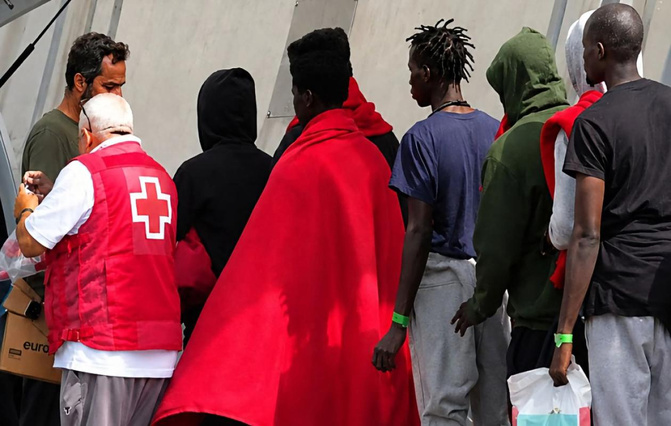 Îles Canaries : 152 migrants transférés d’El Hierro pour soulager les centres d’accueil