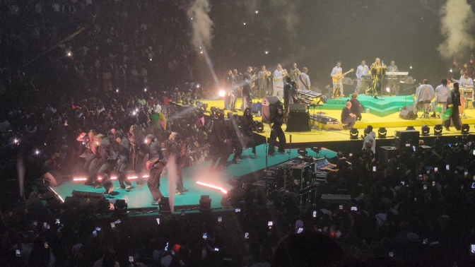  Bercy : Mamoudou Ibra Kane célèbre Youssou Ndour et dénonce une « arrogance » française.