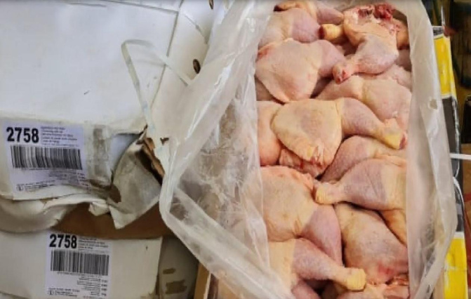 Gendarmerie : six tonnes de cuisses de poulet de contrebande interceptées au large de Dakar