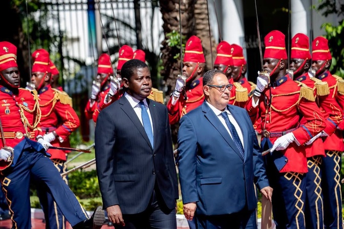 Diplomatie : Bassirou Diomaye Faye reçoit les lettres de créance de six nouveaux ambassadeurs