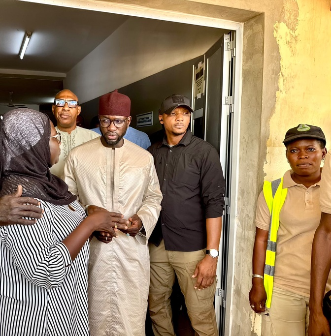 Accident sur l’axe Ndande–Kébémer : le ministre Abdoul Ahad NDIAYE présente ses condoléances aux familles endeuillées