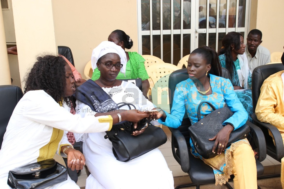 En images la cérémonie de remise de dons au Centre Guindi par Thérèse Faye