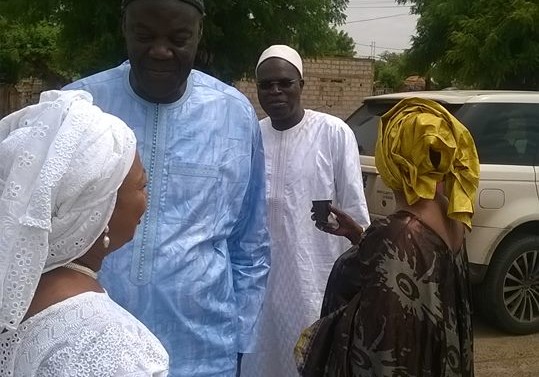 Serigne Abdou Karim Mbacké à la délégation de Taxawu Dakar: «C’est mon père qui a prié pour Senghor. Je ferais la même chose pour Khalifa Sall» Serigne Abdou Karim Mbacké à la délégation de Taxawu Dakar: «C’est mon père qui a prié pour Senghor. Je ferais la même chose pour Khalifa Sall»