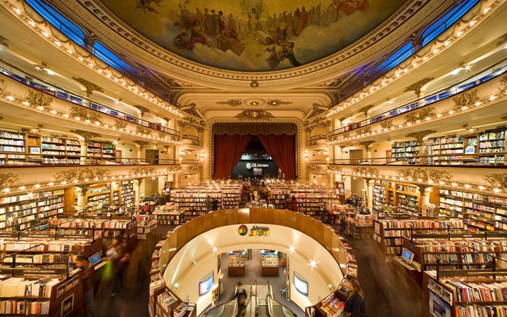 A Buenos Aires, un théâtre vieux de 100 ans a été transformé en une immense librairie... Et le résultat est époustouflant !
