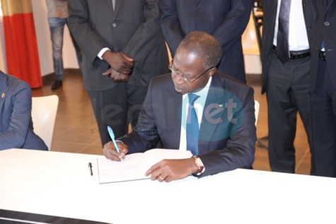 En images-  Présentation de condoléances du  gouvernement et de l'Assemblée nationale du Sénégal à la France