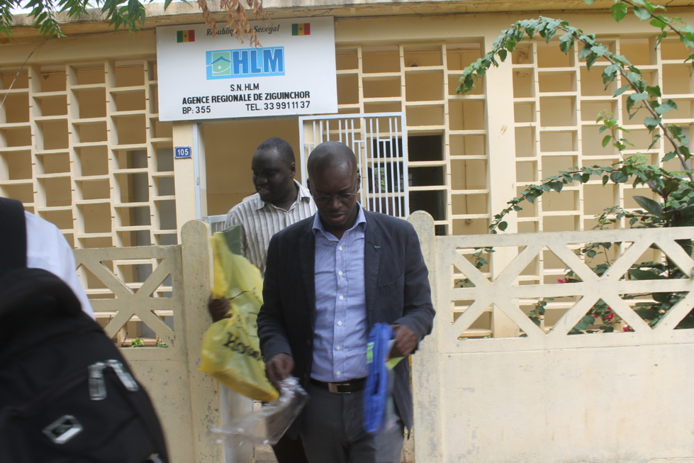 En images la visite de chantier du Directeur général de la Sn Hlm à Ziguinchor