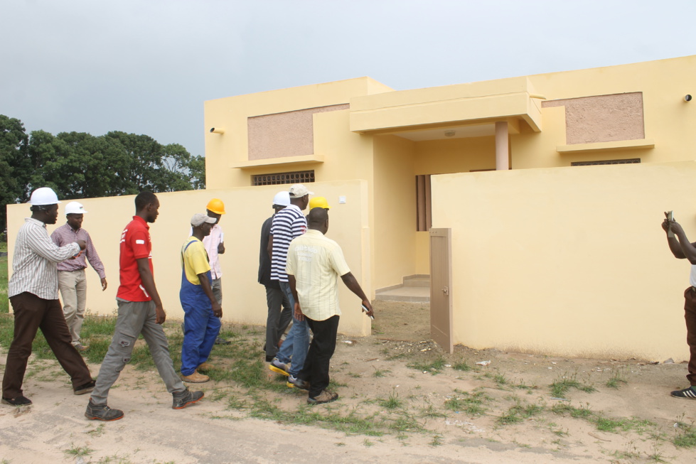 En images la visite de chantier du Directeur général de la Sn Hlm à Ziguinchor