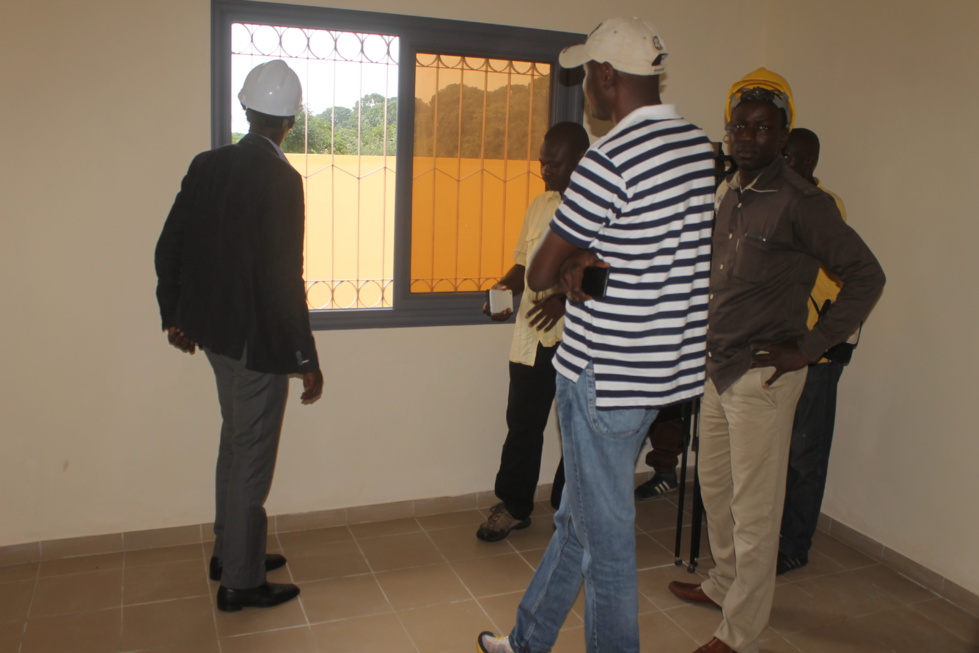En images la visite de chantier du Directeur général de la Sn Hlm à Ziguinchor