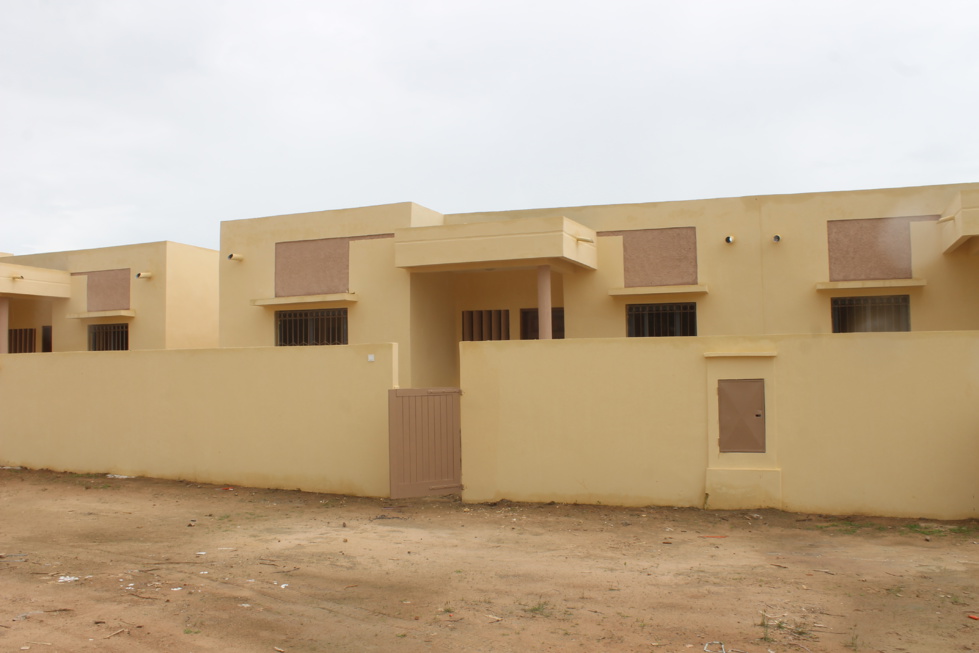 En images la visite de chantier du Directeur général de la Sn Hlm à Ziguinchor