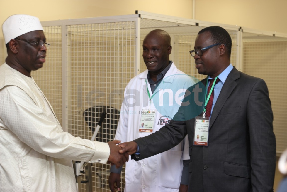En images la visite du chef de l'Etat à l'hôpital Dalal Diam de Guédiawaye