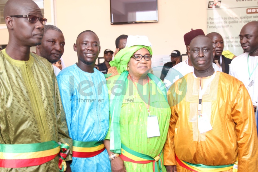 En images la visite du chef de l'Etat à l'hôpital Dalal Diam de Guédiawaye