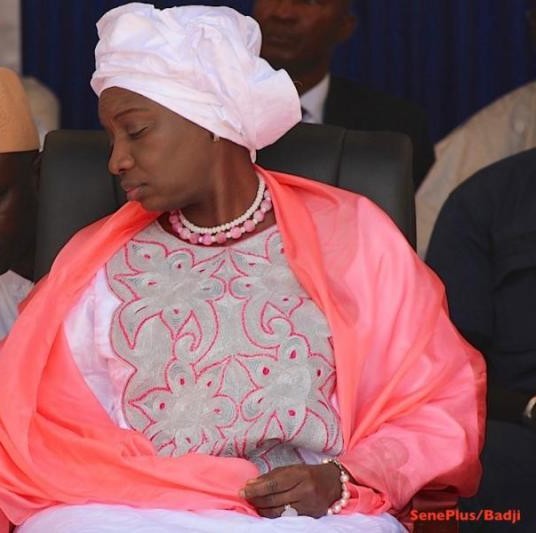 Refus de respecter les procédures sécuritaires: Mimi Touré débarquée d’un vol de Delta