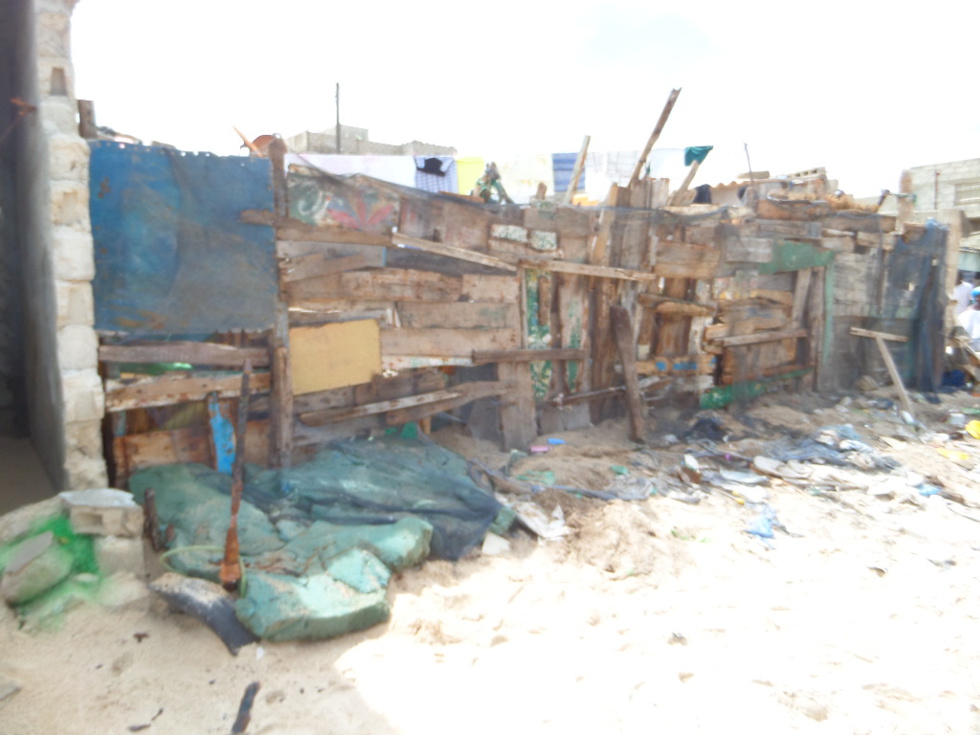 Découvrez les incroyables dégâts causés par l’avancée de la mer à  saint Louis