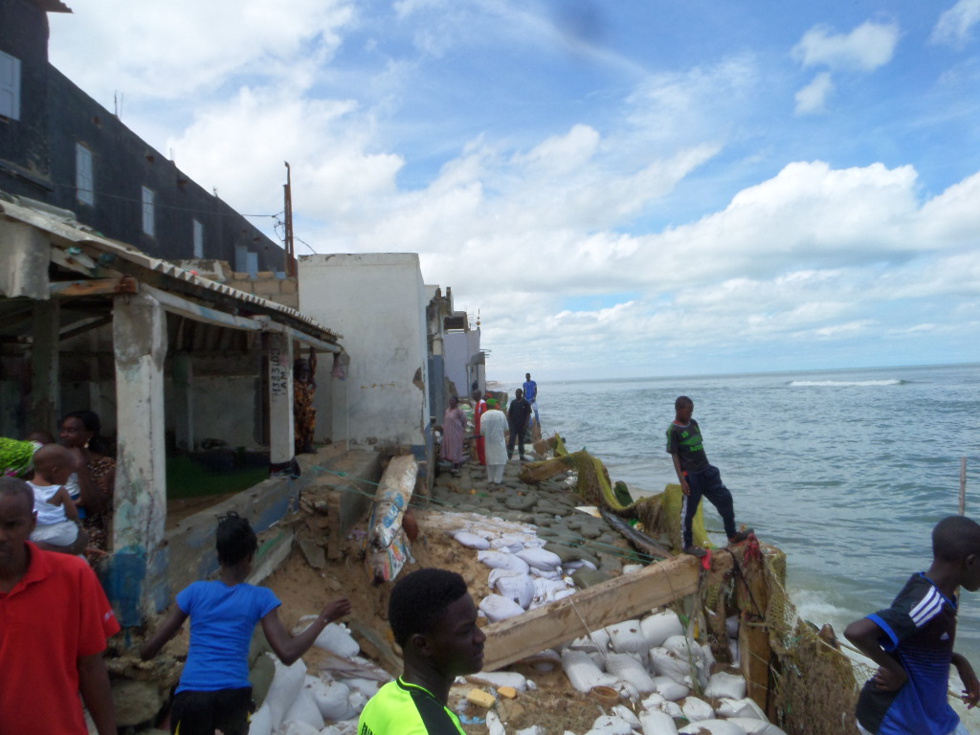 Découvrez les incroyables dégâts causés par l’avancée de la mer à  saint Louis