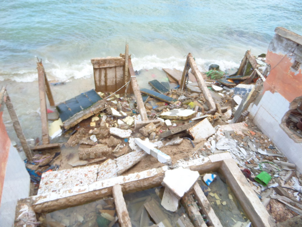 Découvrez les incroyables dégâts causés par l’avancée de la mer à  saint Louis