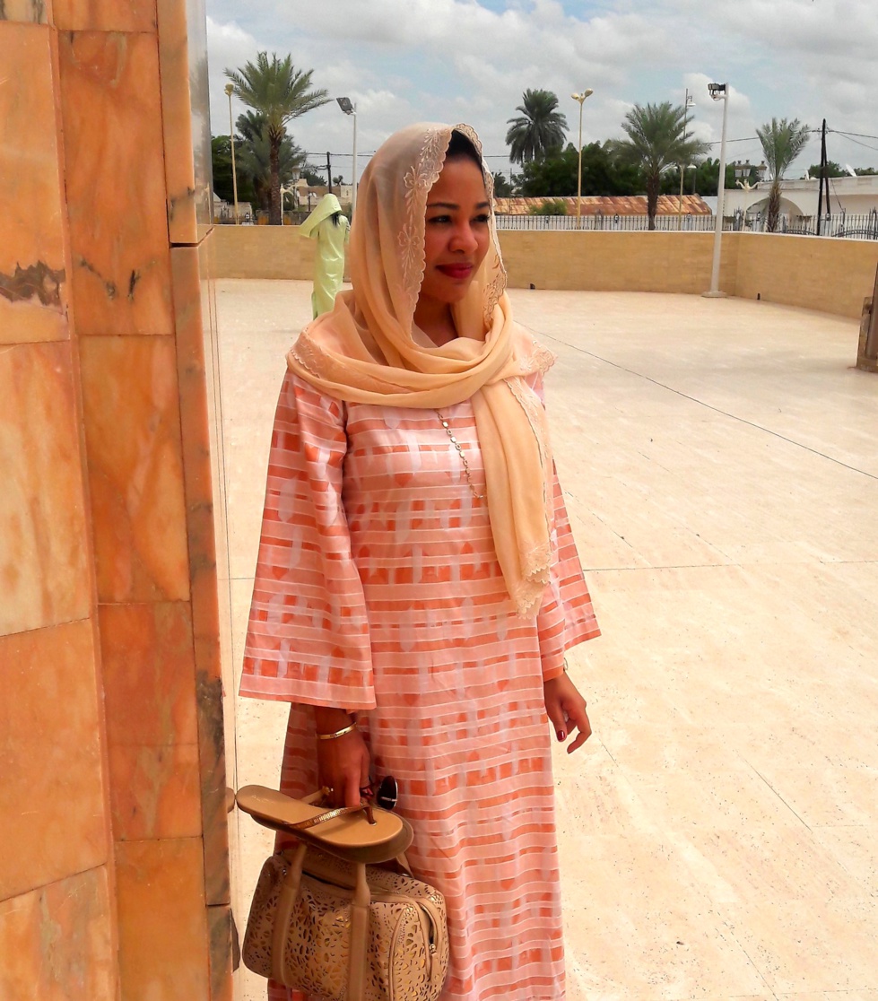 Léna Séne très élégante à la Grande Mosquée de Touba