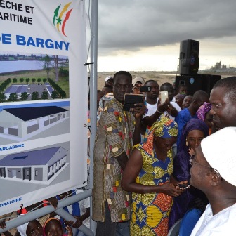 En images la pose de la première pierre du quai de débarquement à Bargny