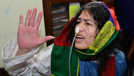 Après 16 ans de grève de la faim, l'activiste Chanu Irom Sharmila met fin à sa diète pour se présenter à la Présidentielle de 2017