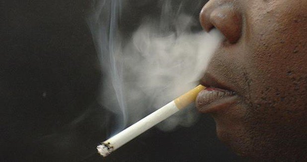 Application de la loi anti-tabac : Macky Sall interdit la cigarette au Palais