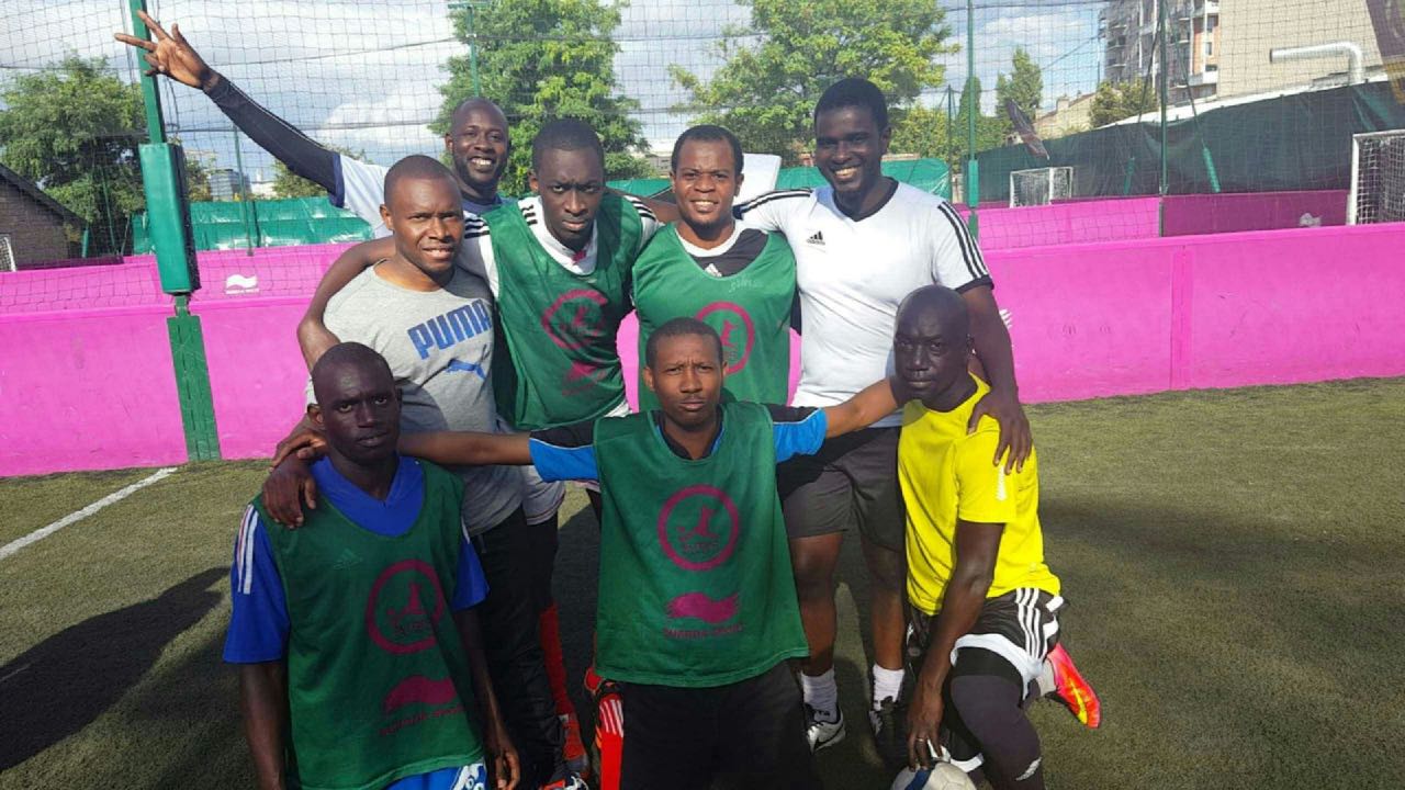 Social foot day de La petite Goutte  : Paris comme Dakar !