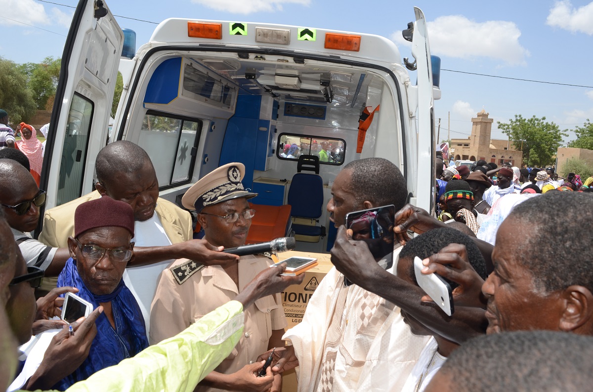 Matam : Abdoul Ly offre une ambulance à sa communauté