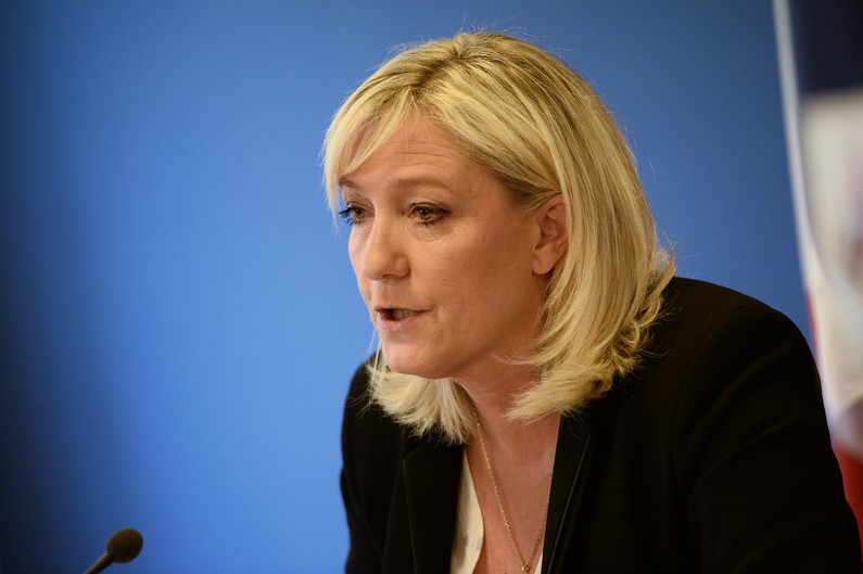 Marine Le Pen attaque violemment Sarkozy lors de sa rentrée politique