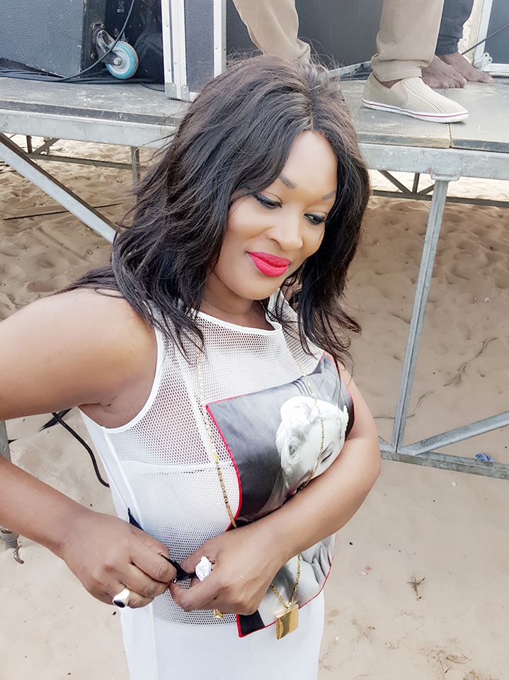 (Photos) - Le look séduisant de Titi à la plage Bceao