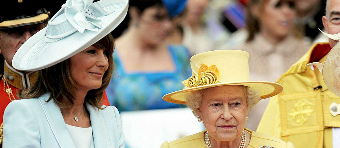 La reine Elisa­beth II: pourquoi elle a fait la paix avec la mère de Kate Midd­le­ton