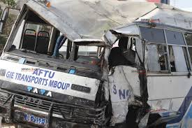 Accident à Bountou Pikine : Un Ndiaga Ndiaye percute un bus Tata