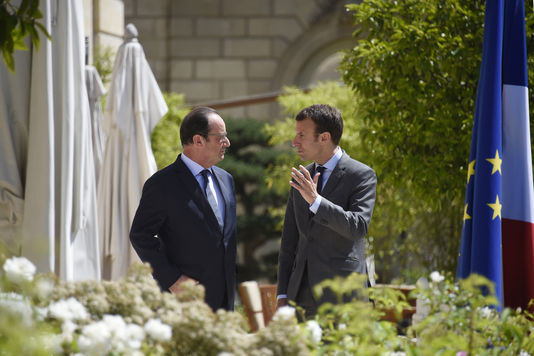 Entre Hollande et Macron, la tension monte