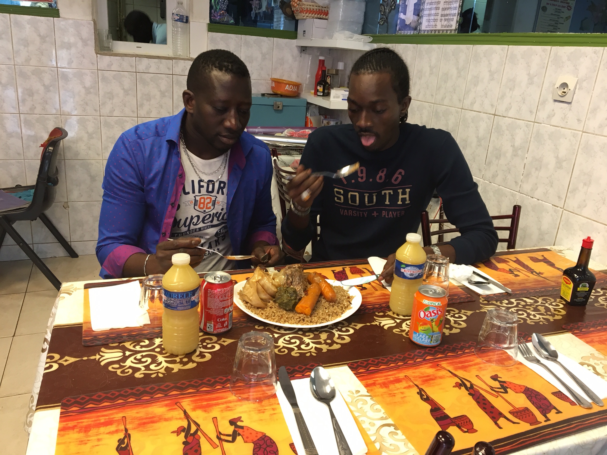 ​Savourez le riz au poisson au Coeur de Paris Chez Nabou au restaurant ETOILE D'AFRIQUE