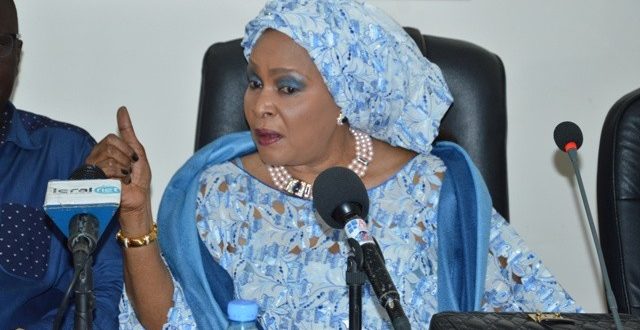 Aïda Ndiongue accuse : "Abdoul Mbaye est à l'origine de tous les problèmes qui m'assaillent"