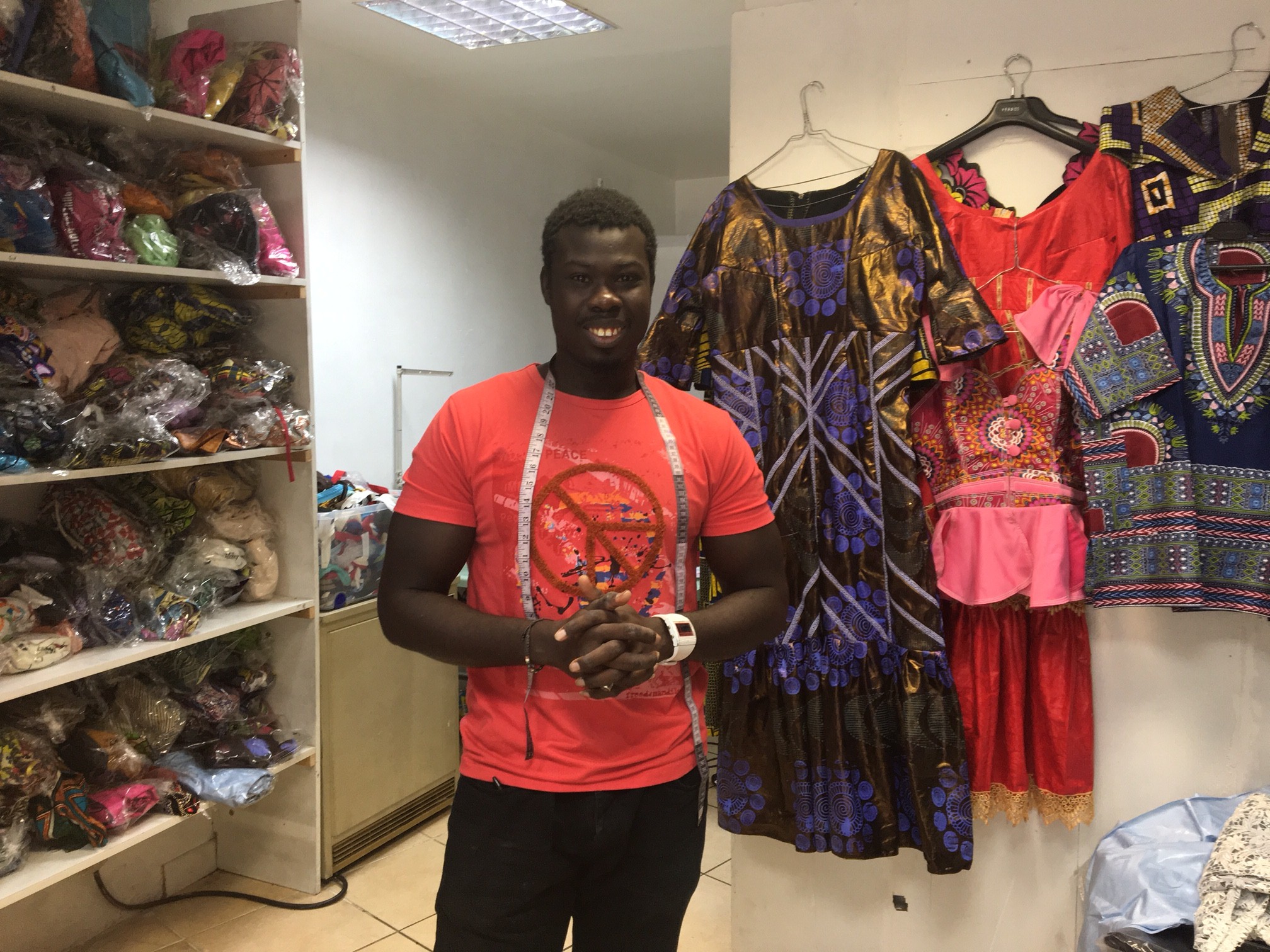 Khar Fashion à Barbès : Chez Khadim Seck, optez pour des coupes afro-européennes