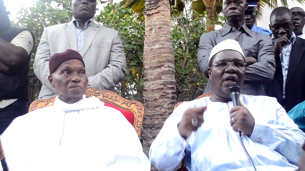Ousmane Ngom sur les derniers instants de Wade au pouvoir : "Je lui ai demandé d'appeler Macky Sall pour le féliciter, il m'a dit 'dumako def !'"