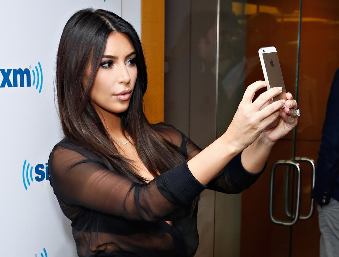 Kim Kardashian version selfie.