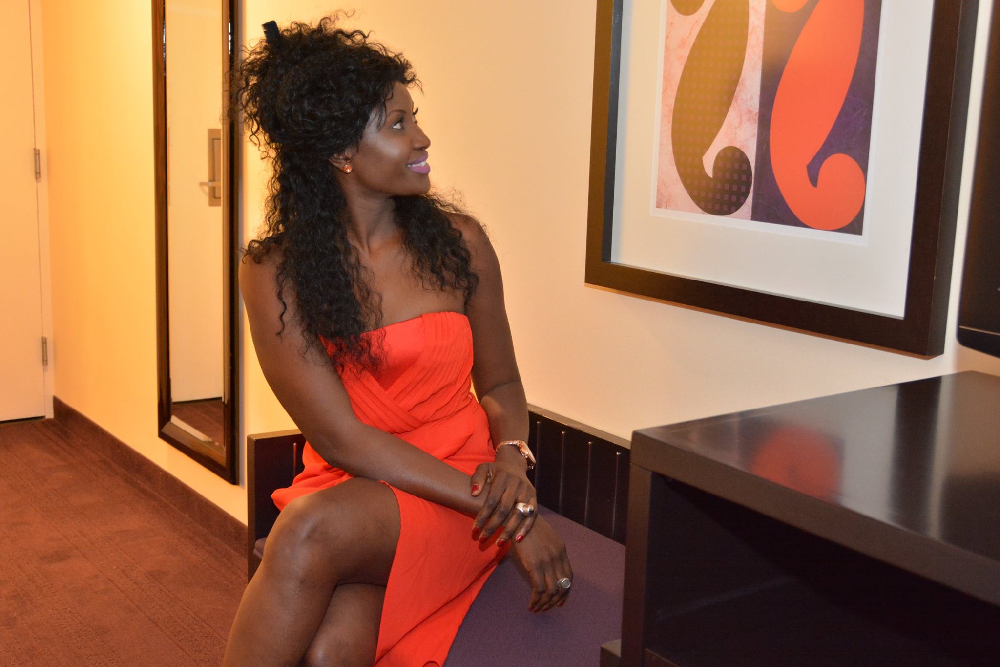 03 Photos - L’actrice Binta Goudiaby sublime et sexy